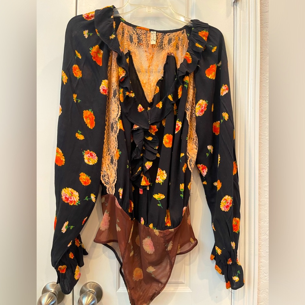 Intimately Free People Woman’s Black Poppy Floral Bodysuit Small Preloved